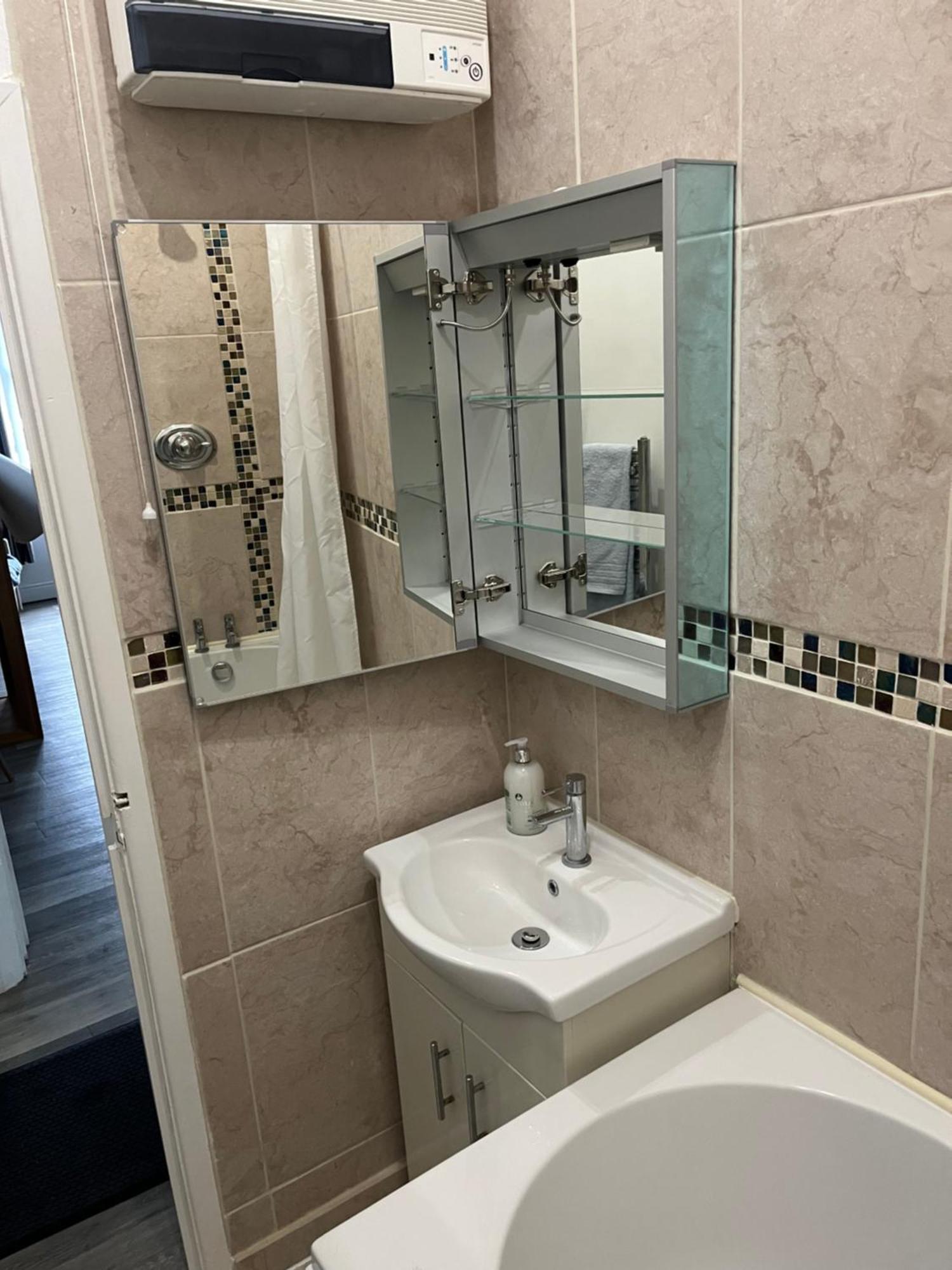 Amberlea Apartment Суонидж Екстериор снимка